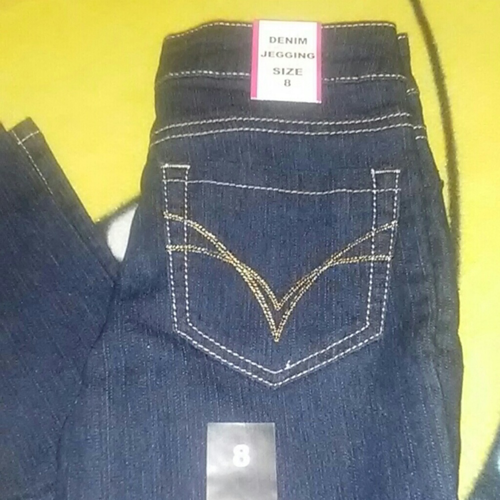 NWT RVT Denim Jegging - Picture 2 of 5